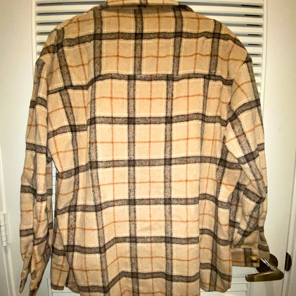 MISSGUIDED PLAID OVERSIZED BUTTON UP COLLARED FLANNEL - Picture 2 of 2